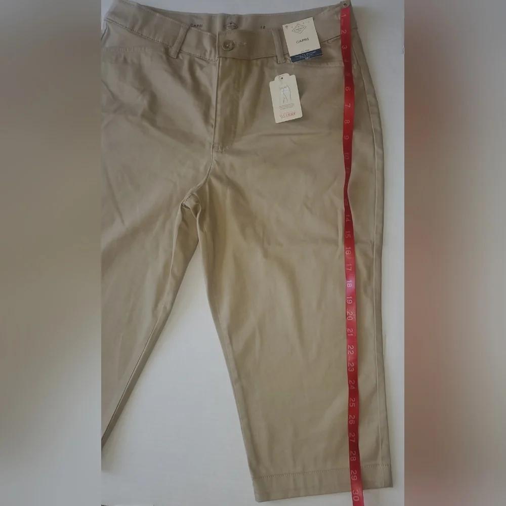 St. John's Bay Women's Capri Pants Sz 12 Biscotti - Picture 8 of 9